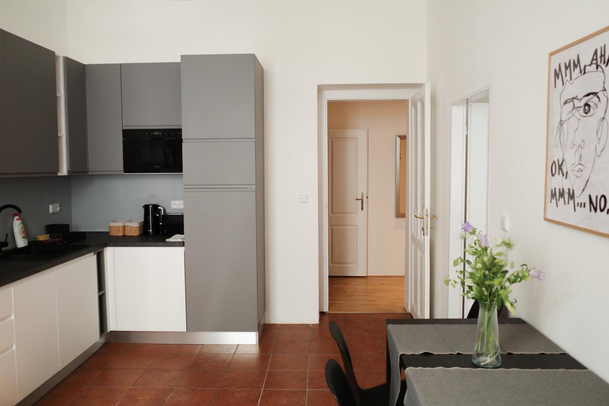 Apartment Dusni Superior Прага Екстериор снимка