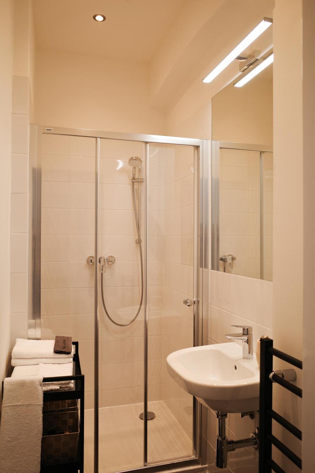 Apartment Dusni Superior Прага Екстериор снимка