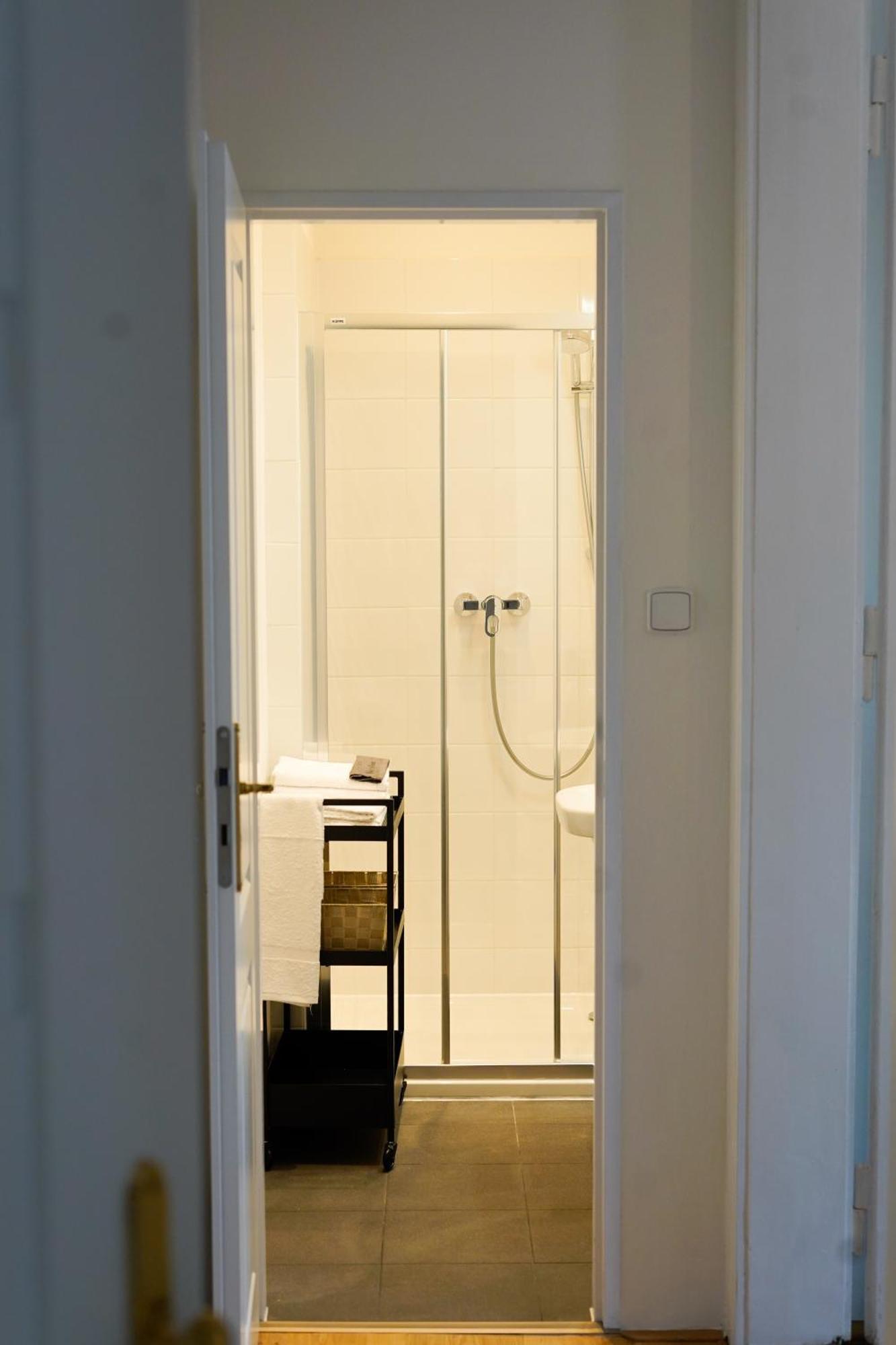 Apartment Dusni Superior Прага Екстериор снимка